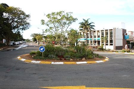 Landscaping on Old Main Road, Kloof (at FNB)